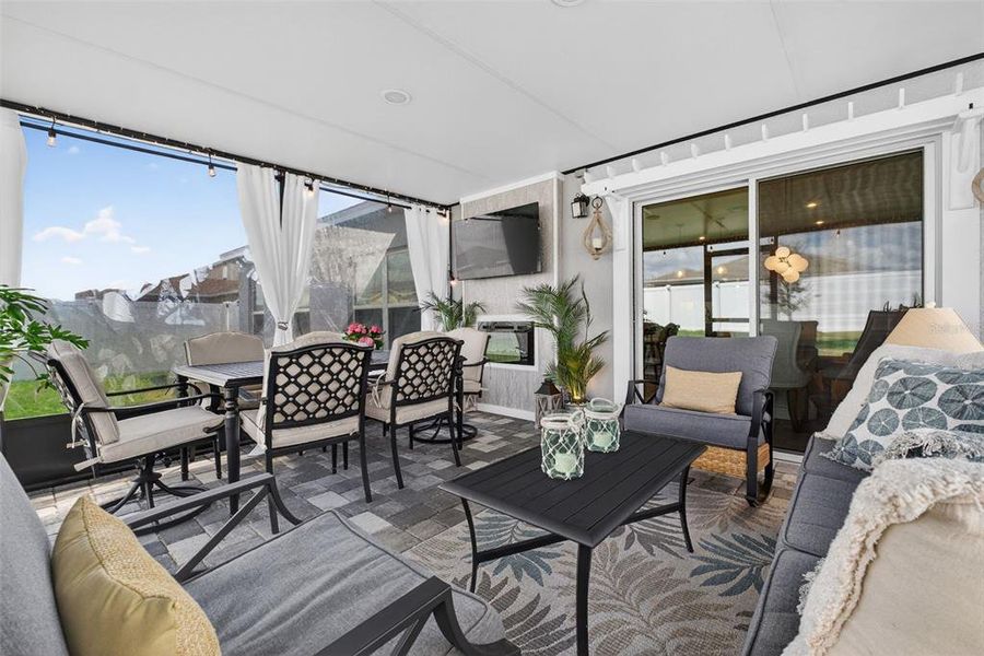Exterior details and patio area of a home in Laurel Glen, Haines City (Image 30).