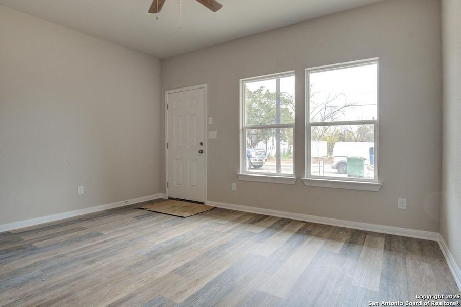 Spacious, unfurnished interior of a new home in , San Antonio (Image 15).
