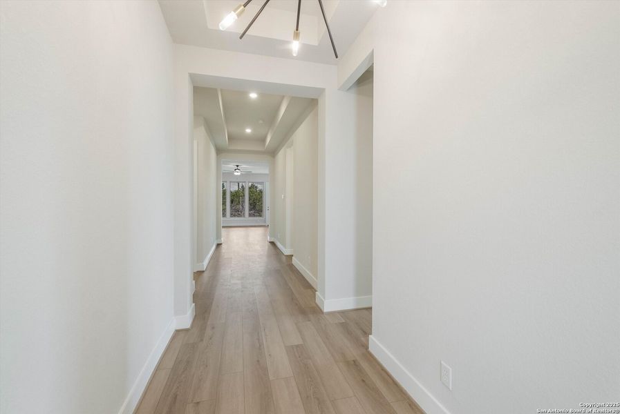 Spacious, unfurnished interior of a new home in Esperanza, Boerne (Image 15).
