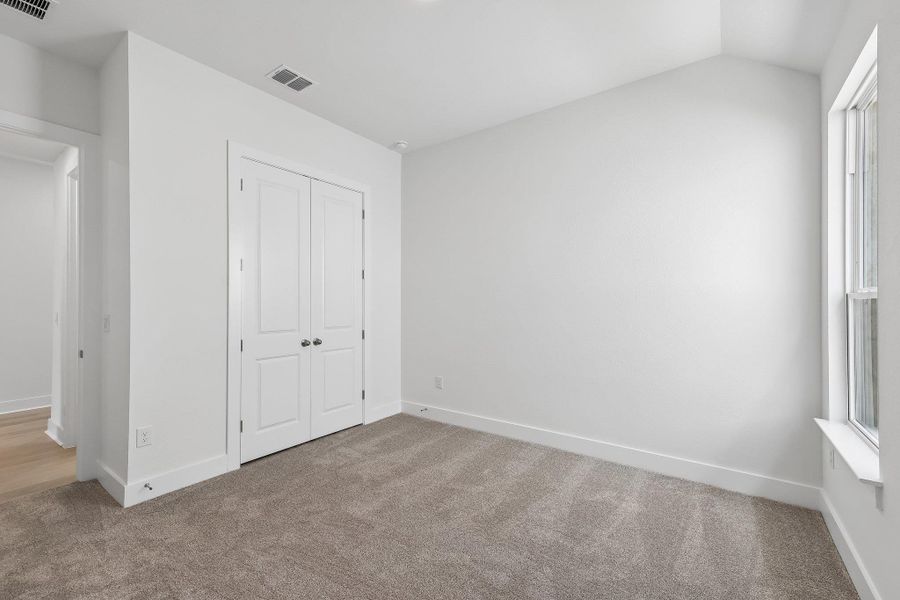 Spacious, unfurnished interior of a new home in Persimmon, Buda (Image 21). Spacious, unfurnished interior of a new home in Persimmon, Buda (Image 21).