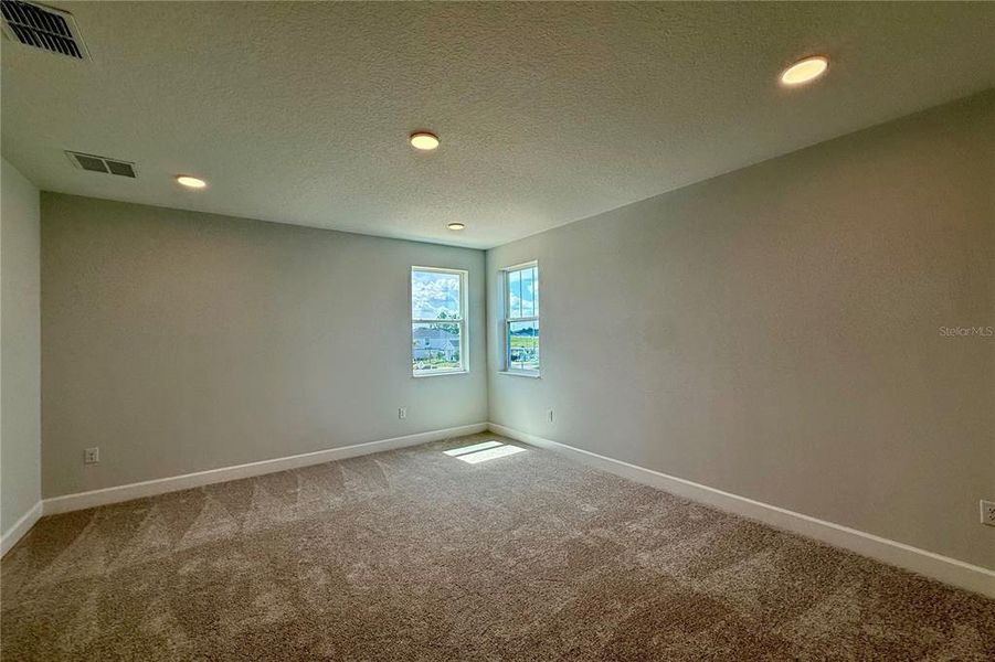 Spacious, unfurnished interior of a new home in Emerson Pointe, Apopka (Image 44).