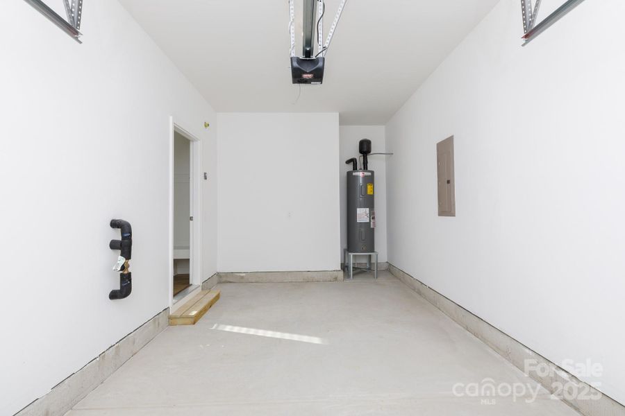 Spacious, unfurnished interior of a new home in , Charlotte (Image 14).