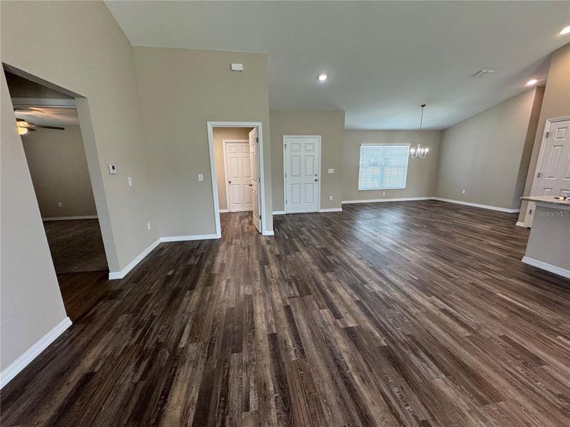 Spacious, unfurnished interior of a new home in , Ocala (Image 9).