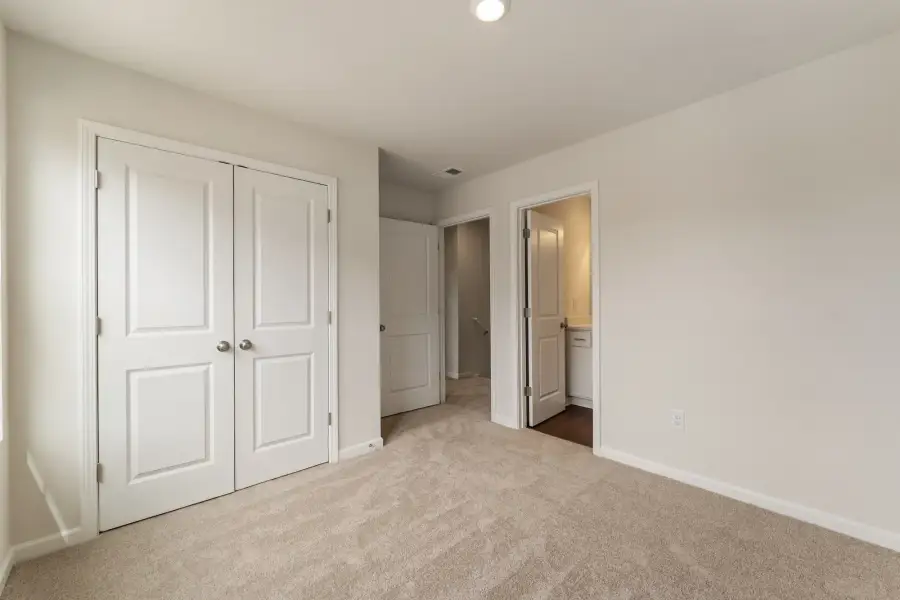 Spacious, unfurnished interior of a new home in Evergreen, Spartanburg (Image 14). Spacious, unfurnished interior of a new home in Evergreen, Spartanburg (Image 14).