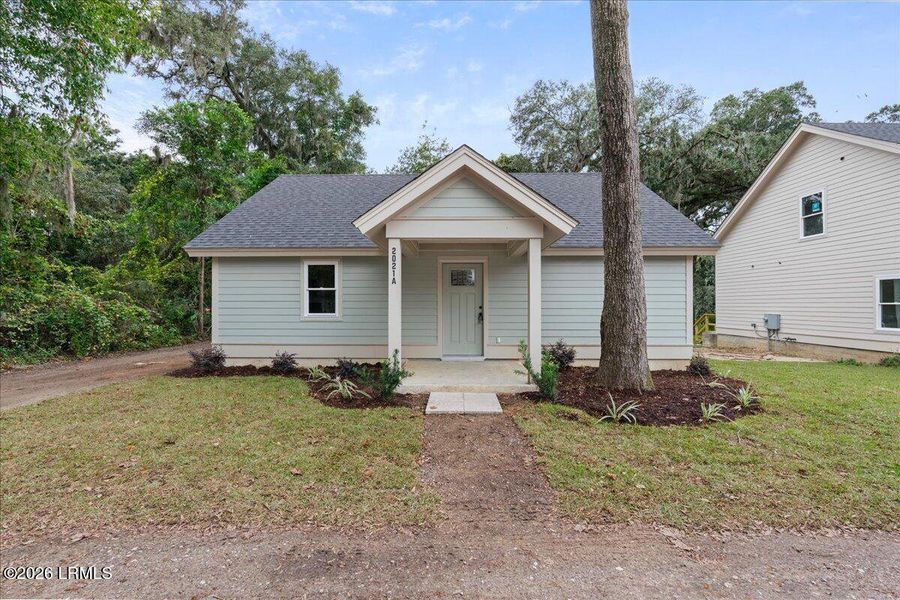Exterior details and patio area of a home in , Beaufort (Image 42).