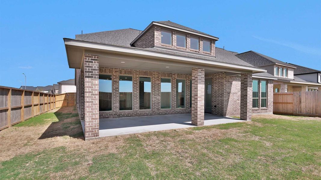 Exterior details and patio area of a home in Cross Creek West, Fulshear (Image 3).