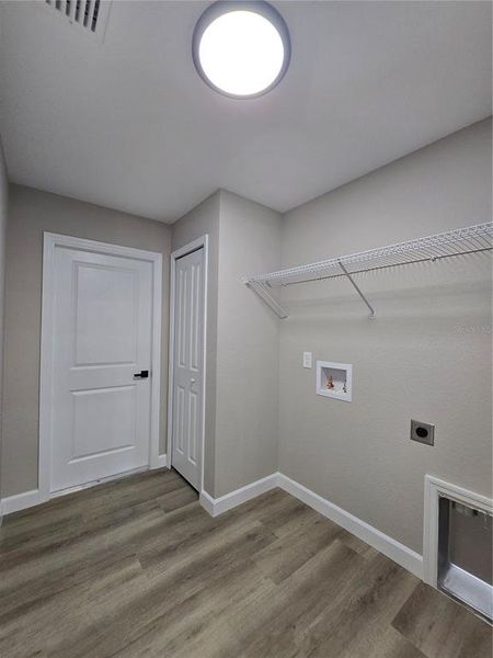 Spacious, unfurnished interior of a new home in , Ocala (Image 18).