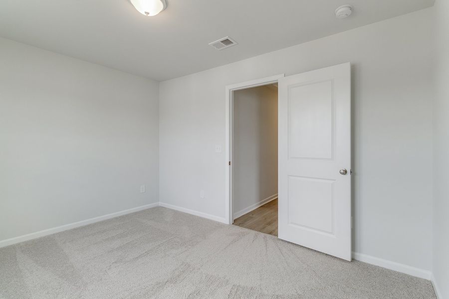 Spacious, unfurnished interior of a new home in Winston Point, Gilbert (Image 34).