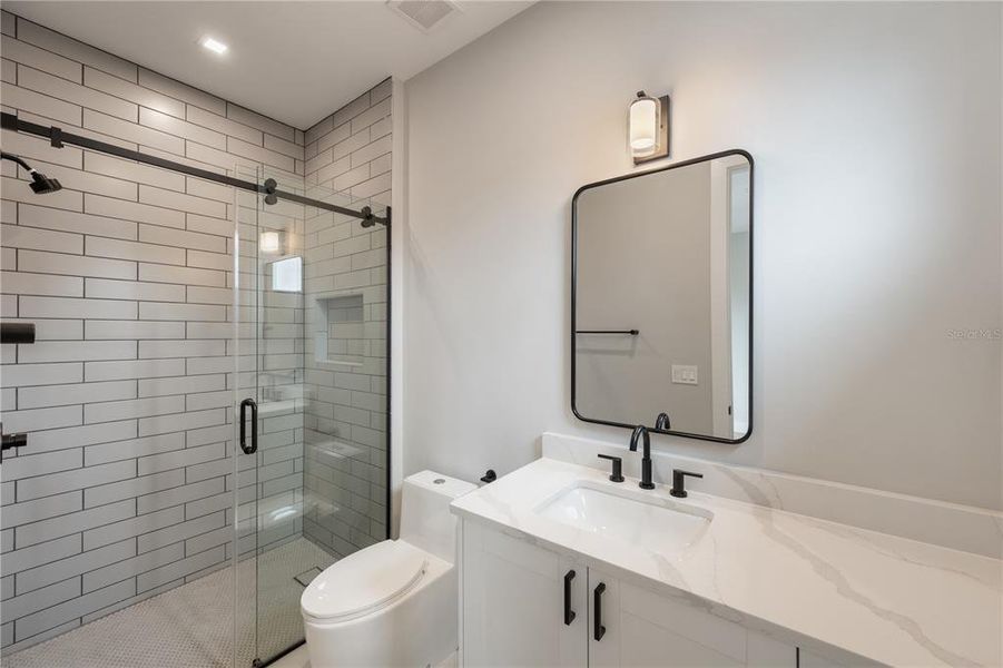 Furnished interior view inside a new home in College Park, Orlando (Image 10).