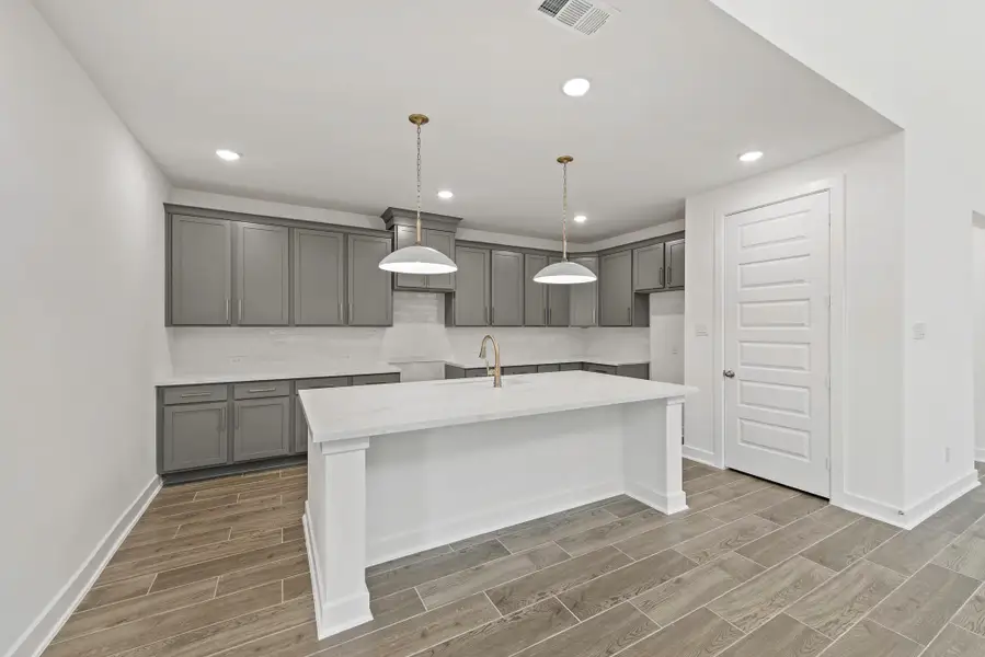 Representative image. Features, specifications, selections and colors may vary. Representative image. Features, specifications, selections and colors may vary.