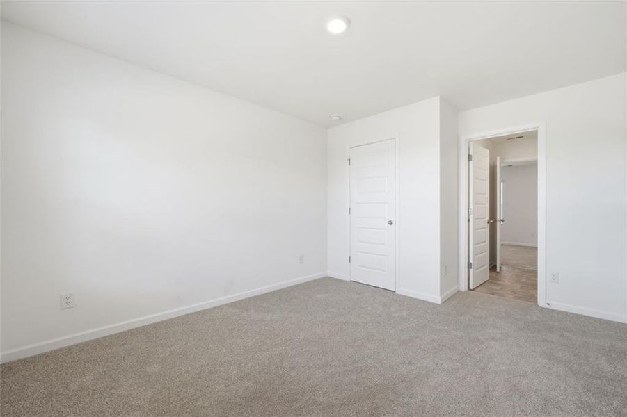 Spacious, unfurnished interior of a new home in Stillwater Springs, Dacula (Image 24).