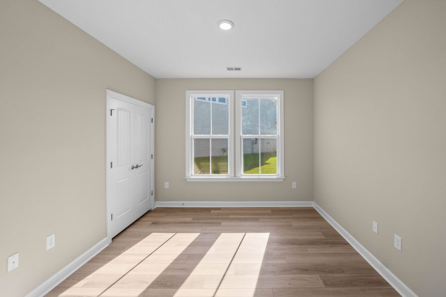 Spacious, unfurnished interior of a new home in Waterbridge, Myrtle Beach (Image 22).