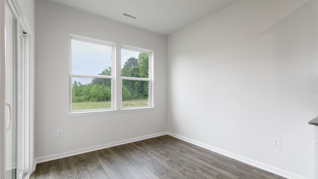 Spacious, unfurnished interior of a new home in East Ridge, Ayden (Image 14).