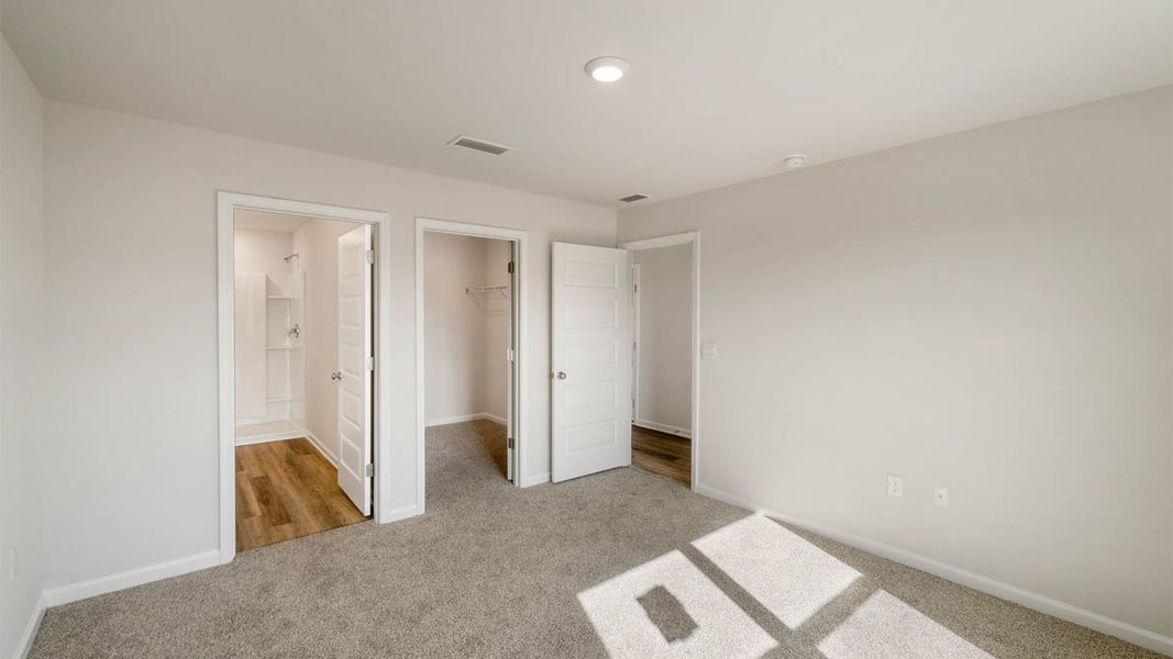 Spacious, unfurnished interior of a new home in Liberty, Panama City (Image 10).