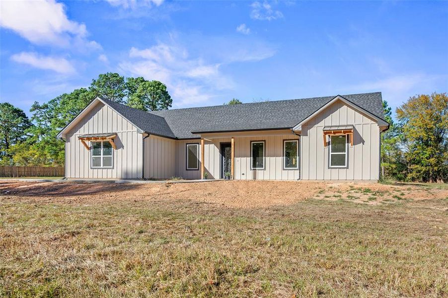 Exterior details and patio area of a home in , Alba (Image 20).