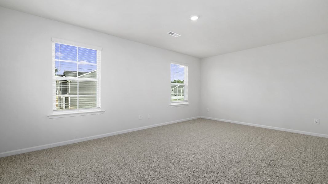 Spacious, unfurnished interior of a new home in Willow Mill, Thomasville (Image 20).