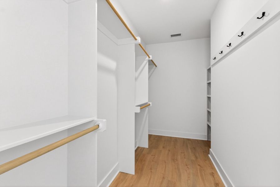 Spacious, unfurnished interior of a new home in , Summerville (Image 26).