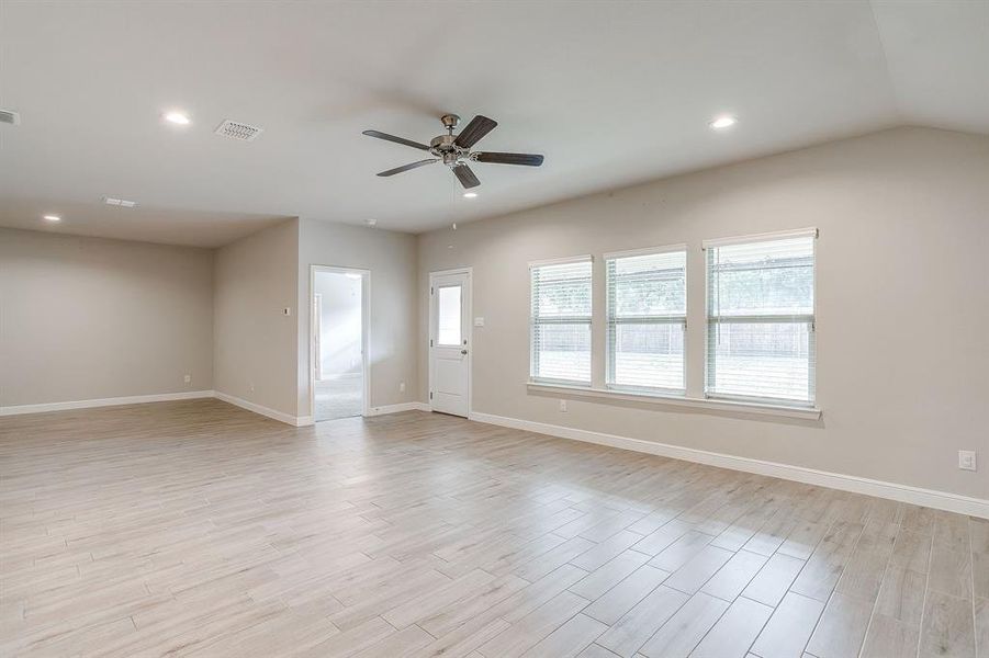 Spacious, unfurnished interior of a new home in , Burleson (Image 32).