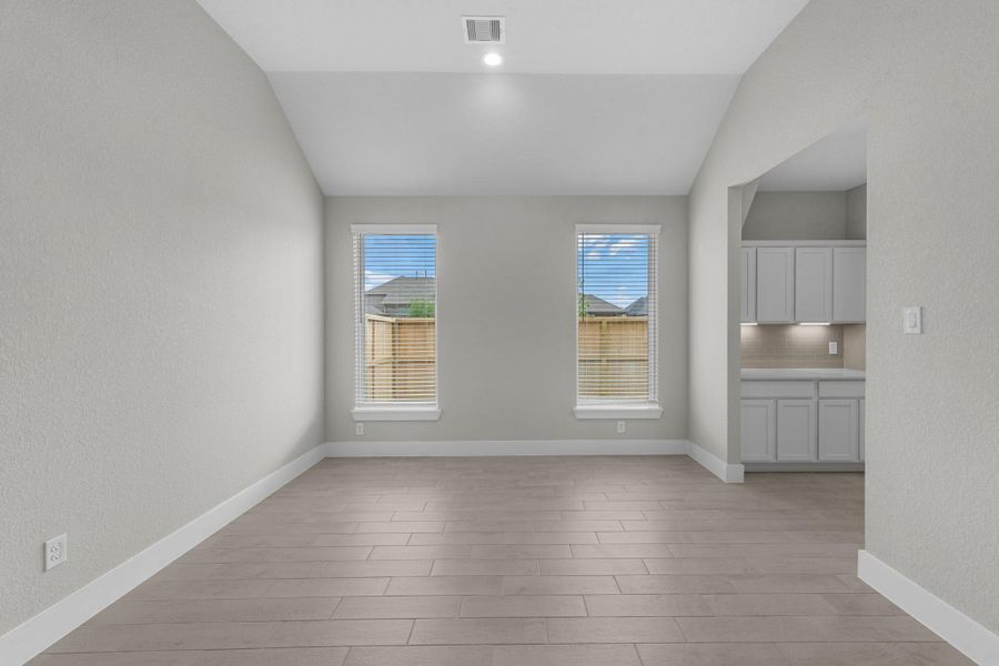 Spacious, unfurnished interior of a new home in Beacon Hill, Waller (Image 18).