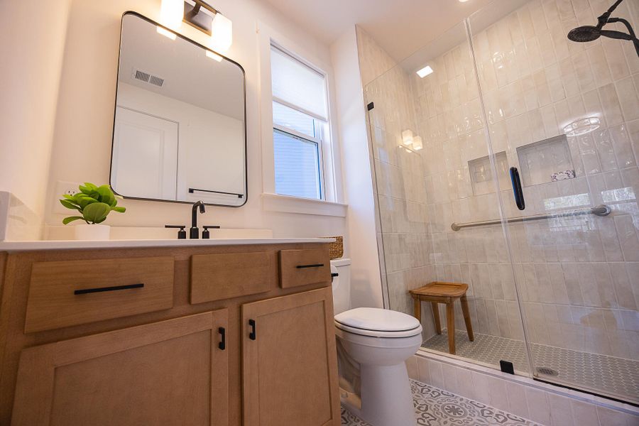 Furnished interior view inside a new home in , Ravenel (Image 49).