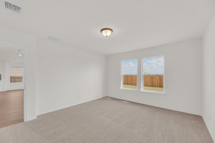 Spacious, unfurnished interior of a new home in Hidden Trails, Belton (Image 29).