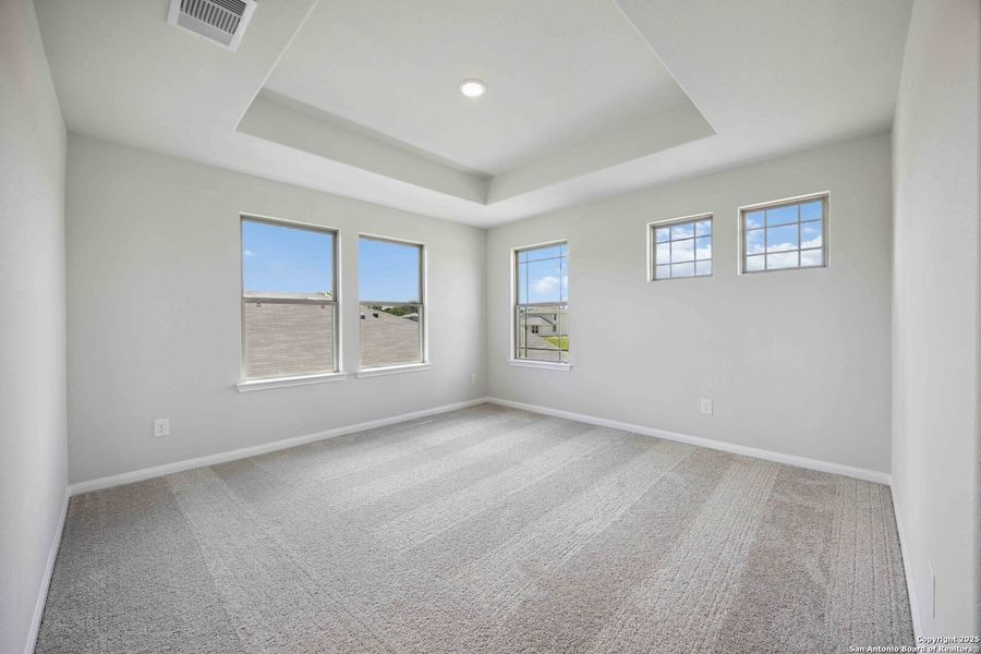 Spacious, unfurnished interior of a new home in , San Antonio (Image 20).