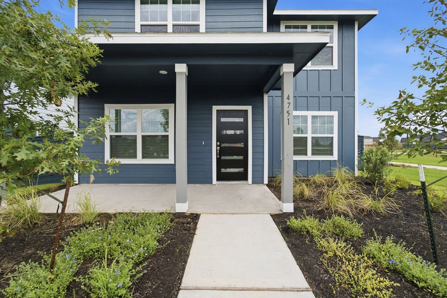 Exterior details and patio area of a home in Austin Point, Richmond (Image 3).