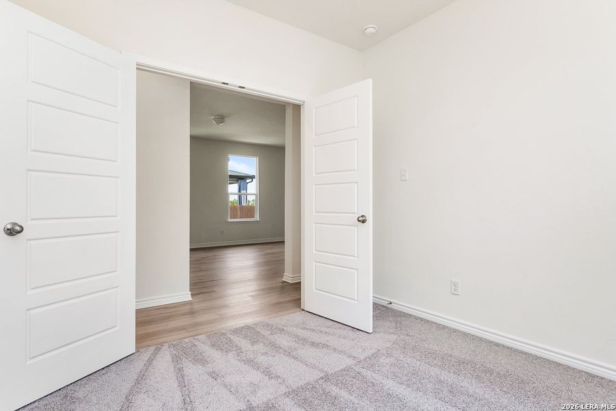 Spacious, unfurnished interior of a new home in Woodside Farms, Seguin (Image 12).