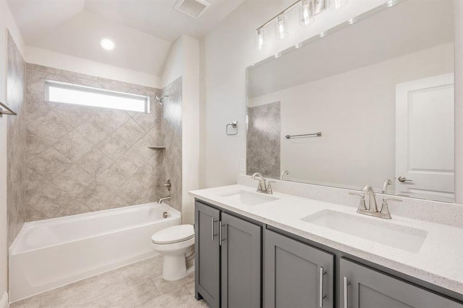 Furnished interior view inside a new home in Ridgepoint, Midlothian (Image 30).
