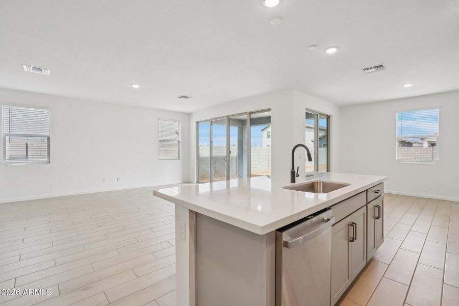 14-web-or-mls-W Brown St-S0104-014