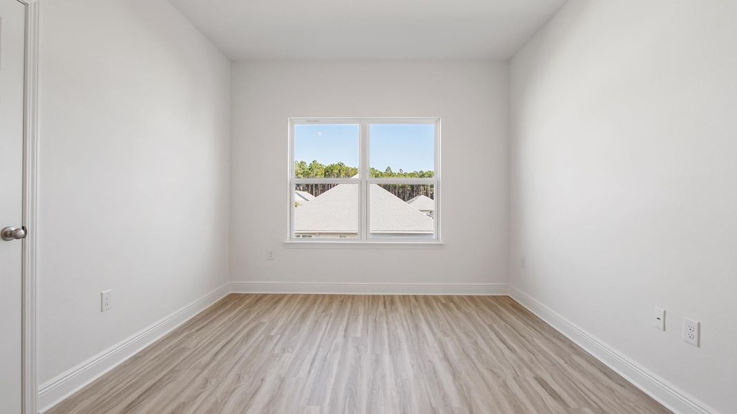 Spacious, unfurnished interior of a new home in Bayside at Ward Creek, Panama City Beach (Image 28).