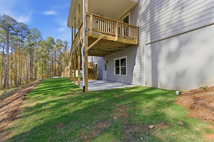 Exterior details and patio area of a home in Ford Landing, Acworth (Image 31).