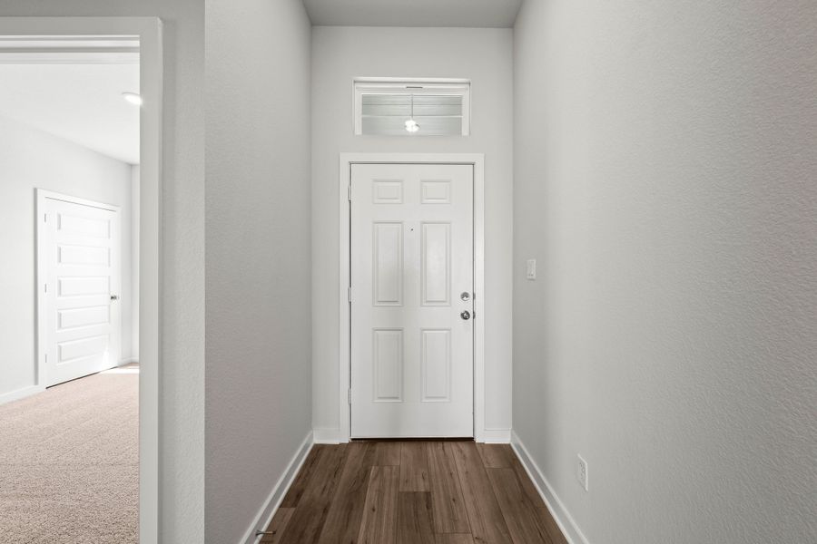 Spacious, unfurnished interior of a new home in Rancho San Gabriel, Georgetown (Image 17).