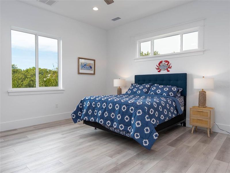 Furnished interior view inside a new home in , Englewood (Image 50).