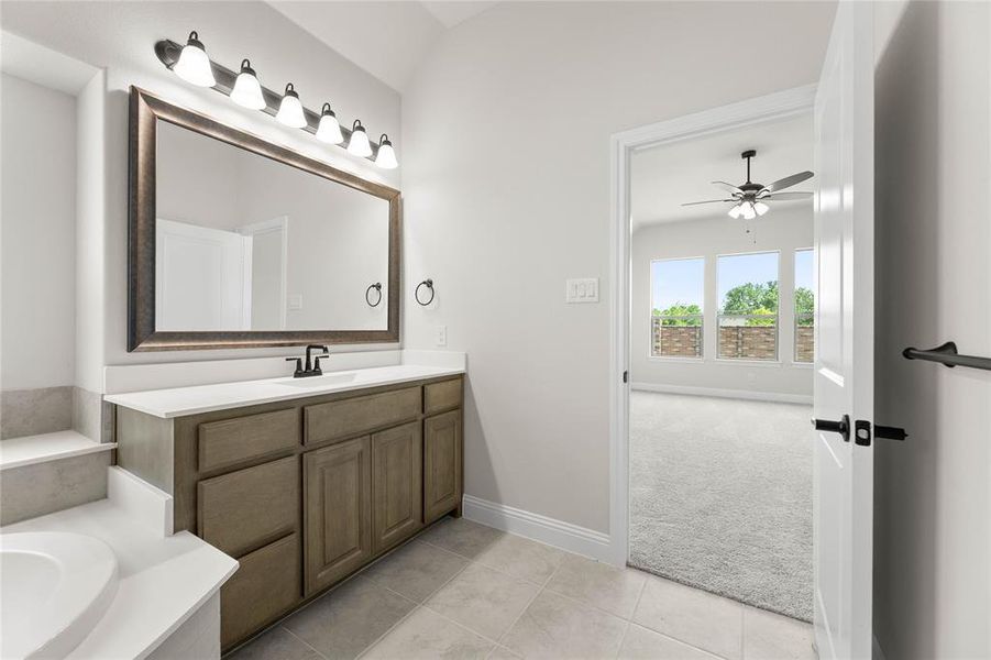 713 Seahawk-Primary Suite-4