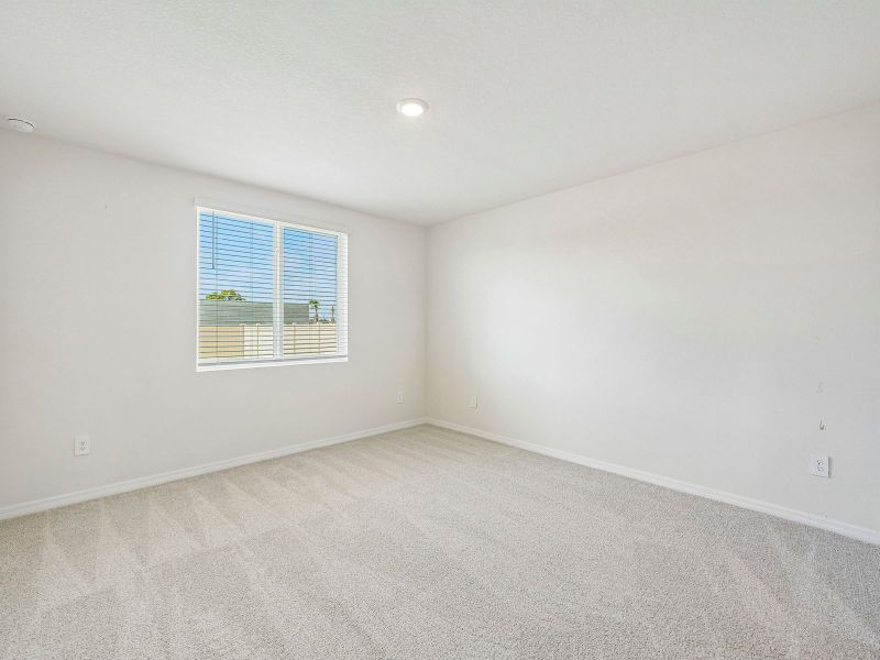 Spacious, unfurnished interior of a new home in The Reserve at Van Oaks, Auburndale (Image 12).