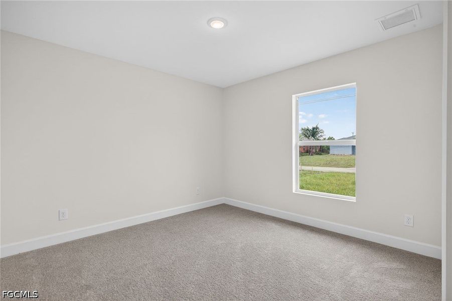 Spacious, unfurnished interior of a new home in Cape Coral, Cape Coral (Image 22).