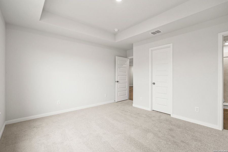 Spacious, unfurnished interior of a new home in Abbott Place, St. Hedwig (Image 21).