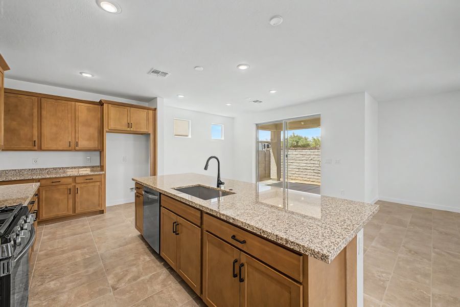 Furnished interior view inside a new home in Rialta, Mesa (Image 3).