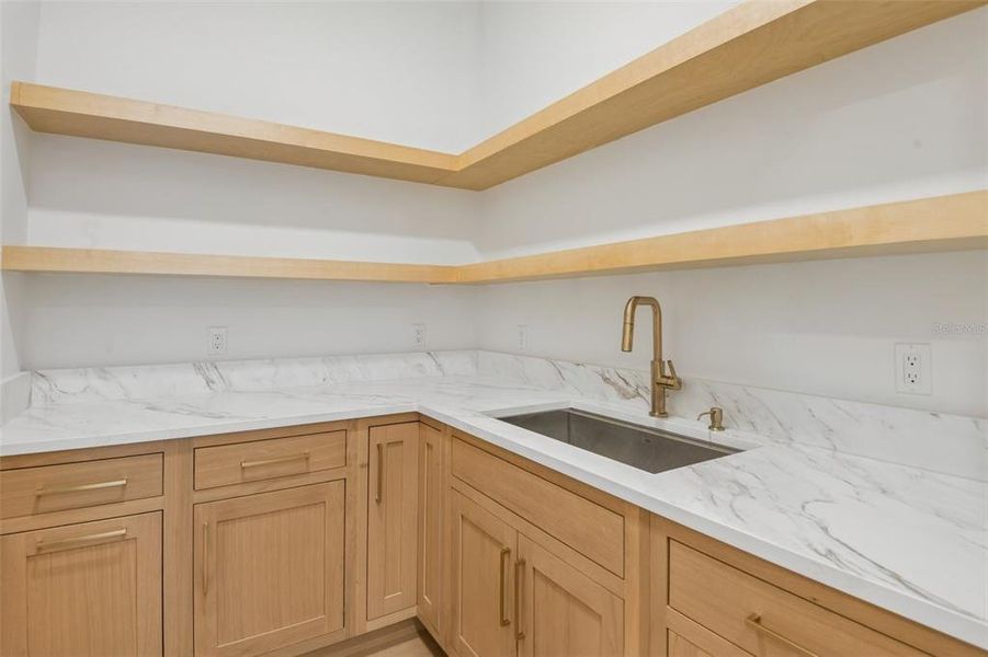 Close-up of interior finishes inside a home in , Tarpon Springs (Image 20). Close-up of interior finishes inside a home in , Tarpon Springs (Image 20).