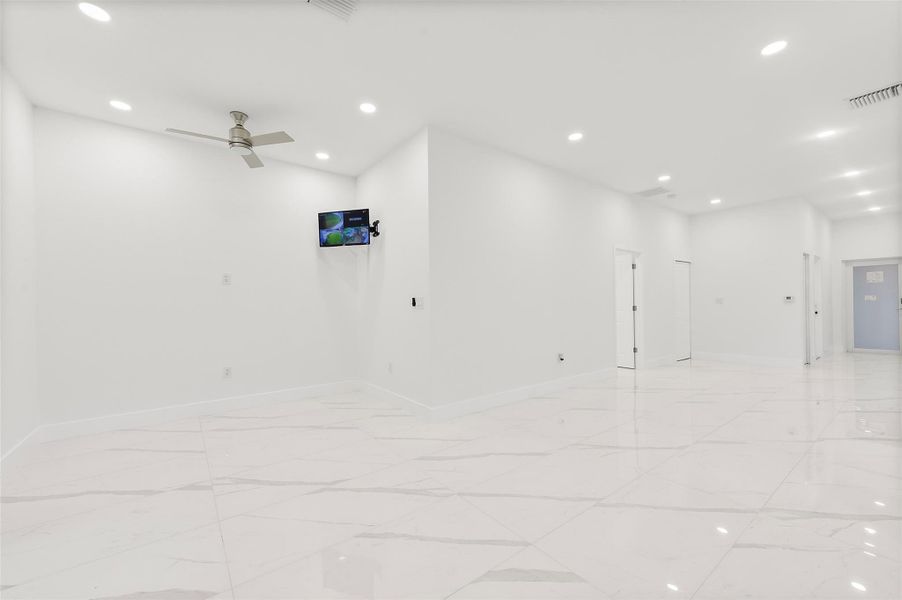 Image 16 of a home in . Image 16 of a home in .