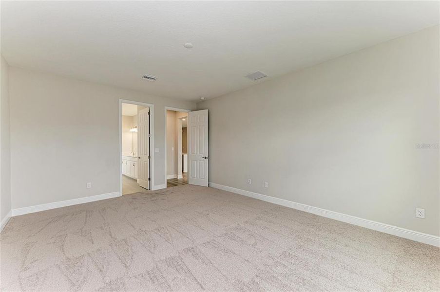 Spacious, unfurnished interior of a new home in Star Farms at Lakewood Ranch, Lakewood Ranch (Image 19).