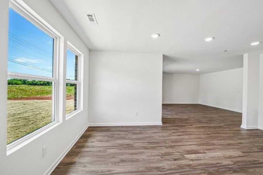 Spacious, unfurnished interior of a new home in Woodlake Landing, Hartwell (Image 9). Spacious, unfurnished interior of a new home in Woodlake Landing, Hartwell (Image 9).