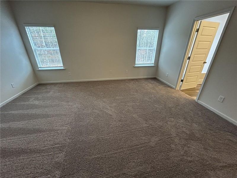 Spacious, unfurnished interior of a new home in Emerald Oaks Estates, Rome (Image 12).