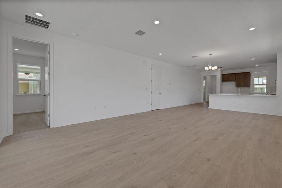 Spacious, unfurnished interior of a new home in Crossroads at Kelly Park, Apopka (Image 42).