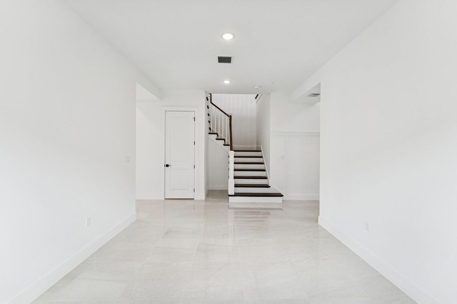 Spacious, unfurnished interior of a new home in , Stuart (Image 48).