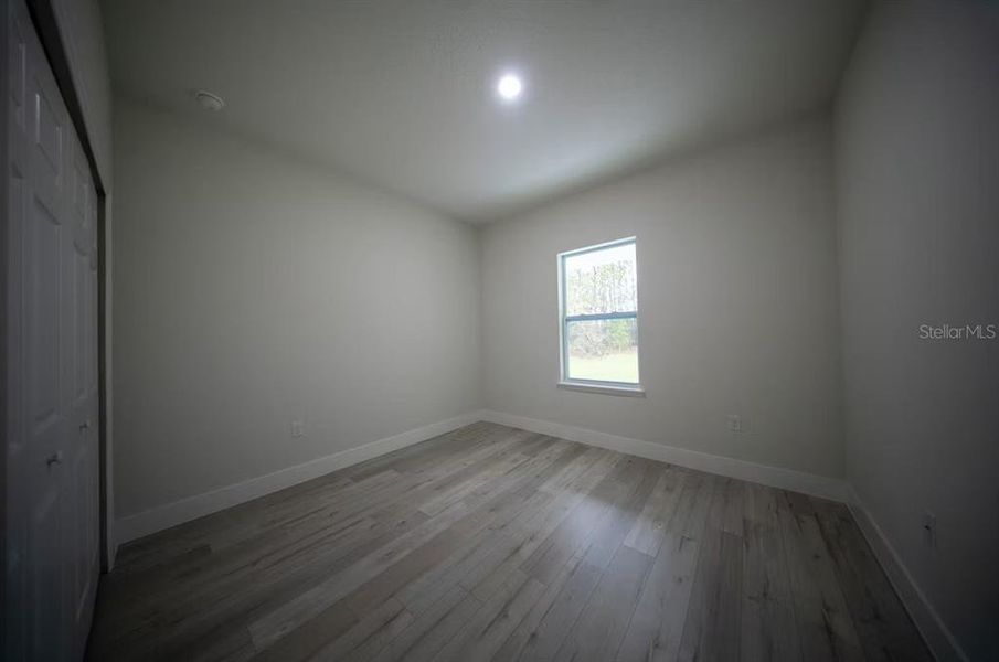 Spacious, unfurnished interior of a new home in , Citrus Springs (Image 12).