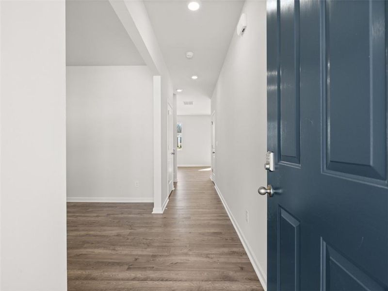 Spacious, unfurnished interior of a new home in Oaks at Cedar Grove, Fairburn (Image 25).