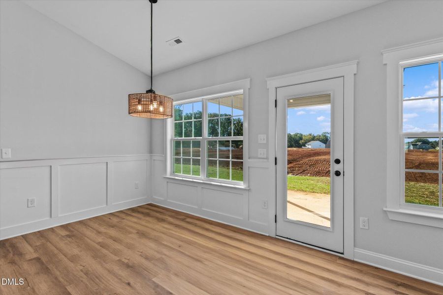 10-1111 Nantucket Drive Breakfast Nook 1