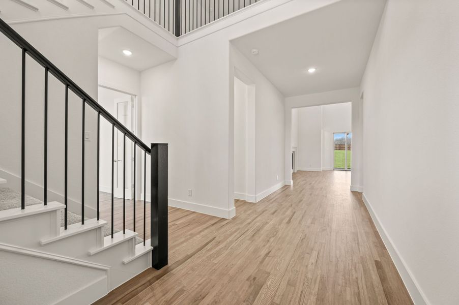 Spacious, unfurnished interior of a new home in Settlers Glen, New Fairview (Image 22). Spacious, unfurnished interior of a new home in Settlers Glen, New Fairview (Image 22).